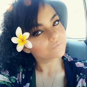 Meet your Posher, Lizzie